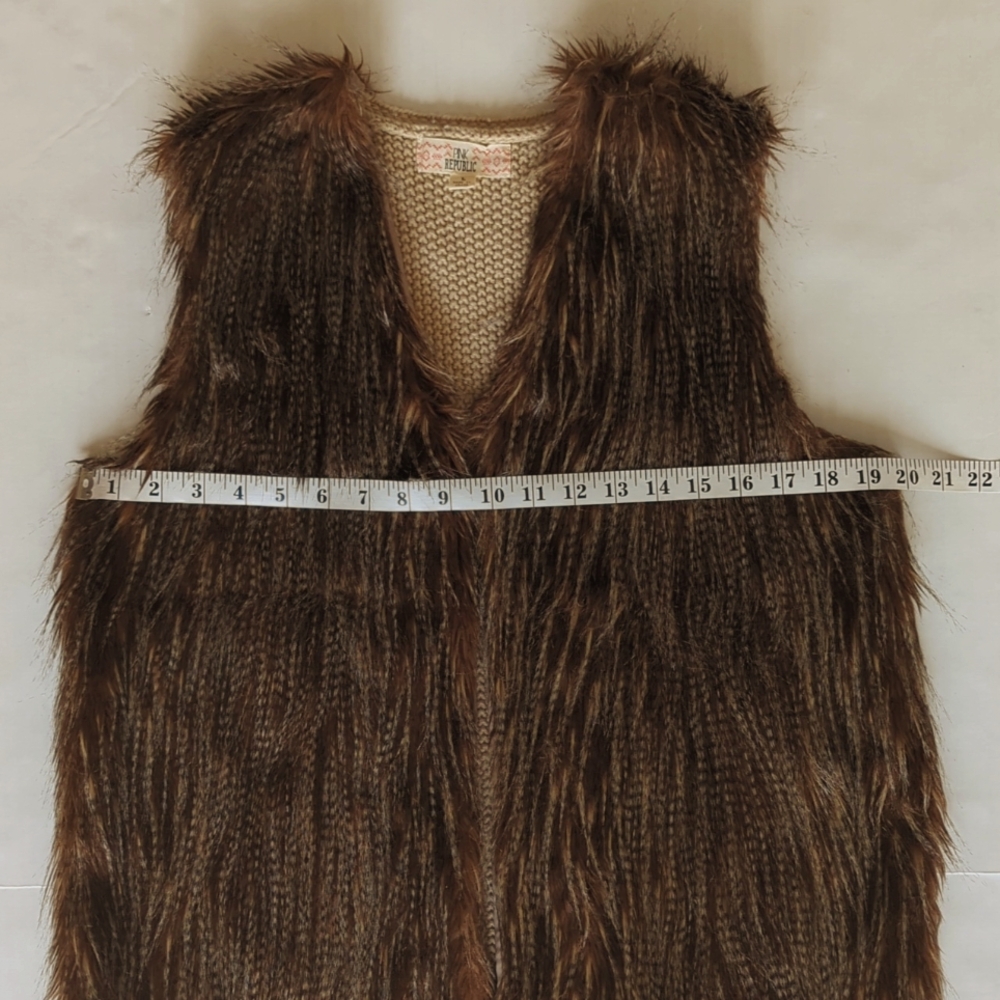 Pink Republic Faux Fur Open Front Fuzzy Sweater Vest LARGE Camel Tan Brown - Picture 13 of 16